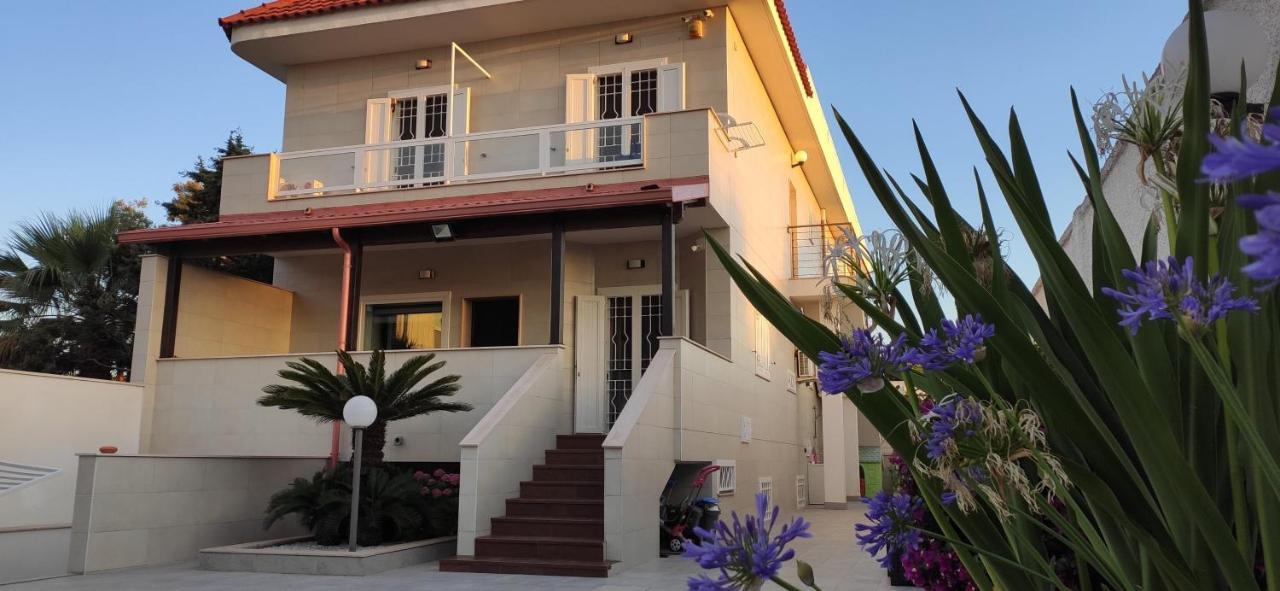 Seagull Apartments - Front And Sea View & Airport บารี ภายนอก รูปภาพ